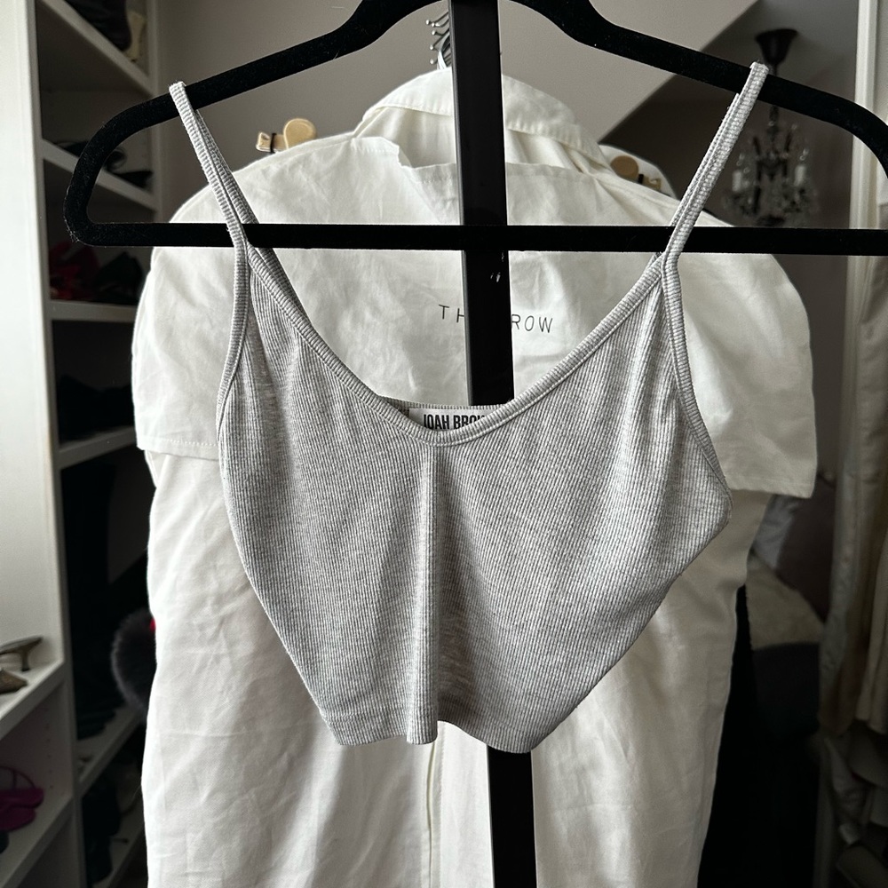 JOAH BROWN STRAPPY CROP TANK GRAY